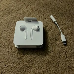 Brand new apple earbuds
